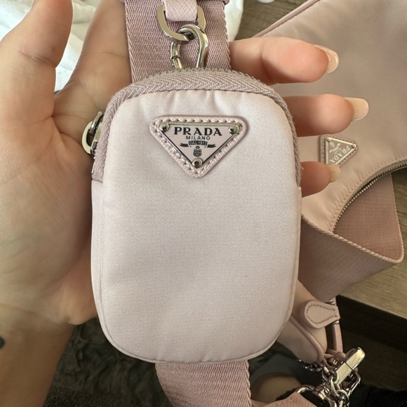 Prada Re-Edition 2005 Re-Nylon bag - Picture 8 of 11